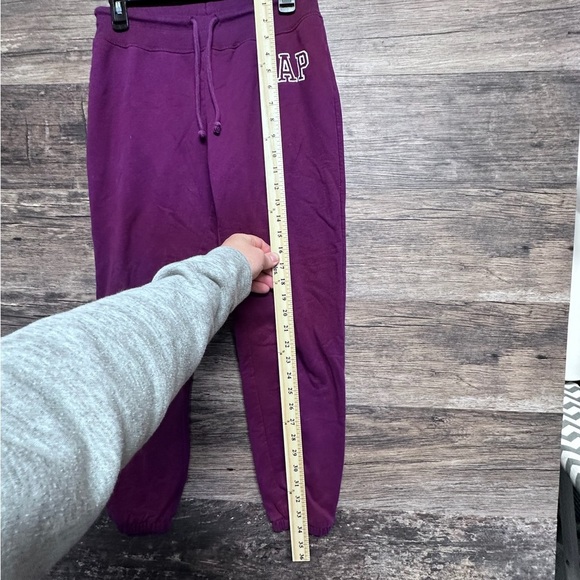 GAP Purple Joggers with Elastic Waistband and Tapered Legs - Picture 3 of 5
